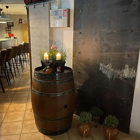 Loft Apart&hostal Albergue Lloret de Mar