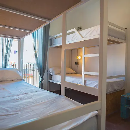 Loft Apart&hostal Albergue Lloret de Mar