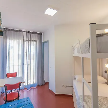 Loft Apart&hostal Albergue Lloret de Mar