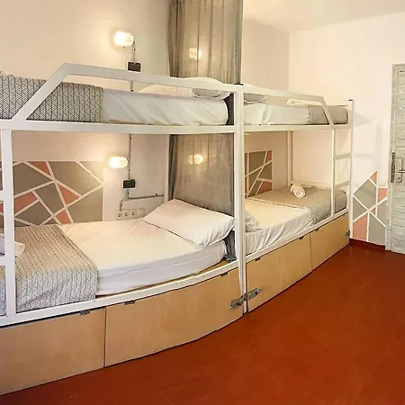 بيت شباب Loft Apart&hostal *