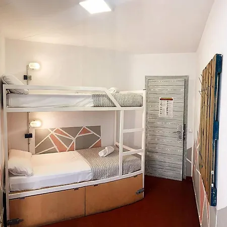 Хостел Loft Apart&hostal Льорет-де-Мар