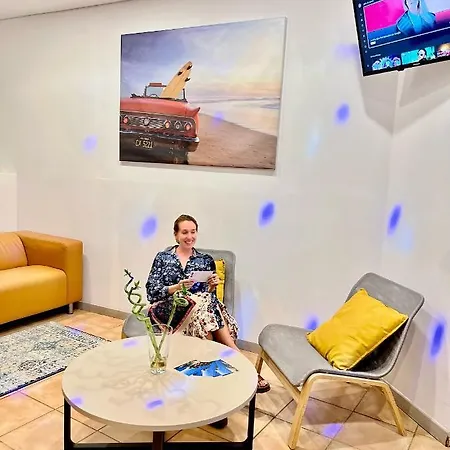 Loft Apart&hostal بيت شباب