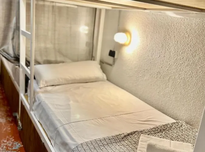 Loft Apart&hostal Auberge de jeunesse Lloret de Mar